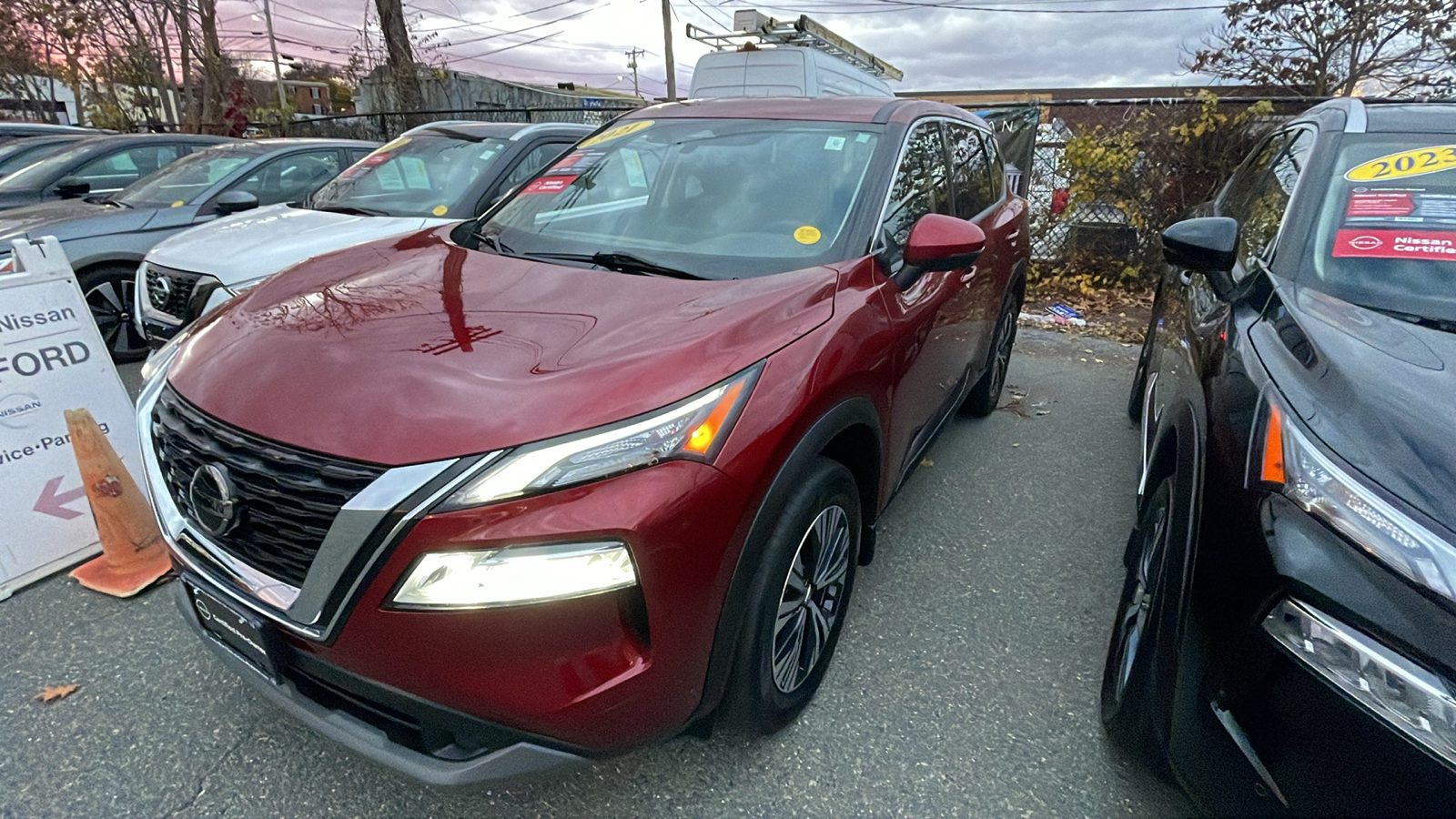 2021 Nissan Rogue SV 1