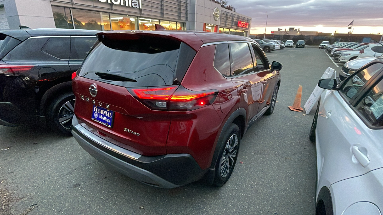 2021 Nissan Rogue SV 4