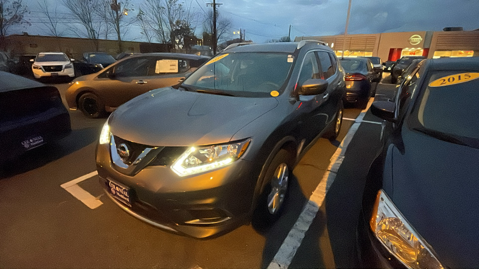 2016 Nissan Rogue SV 1