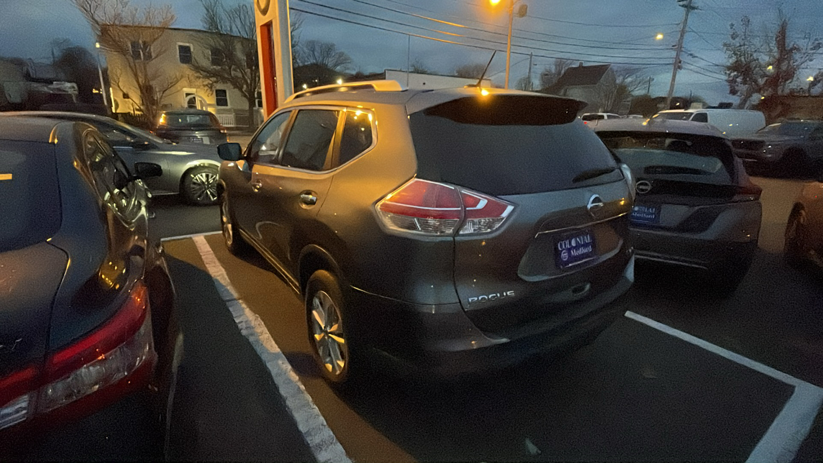 2016 Nissan Rogue SV 2