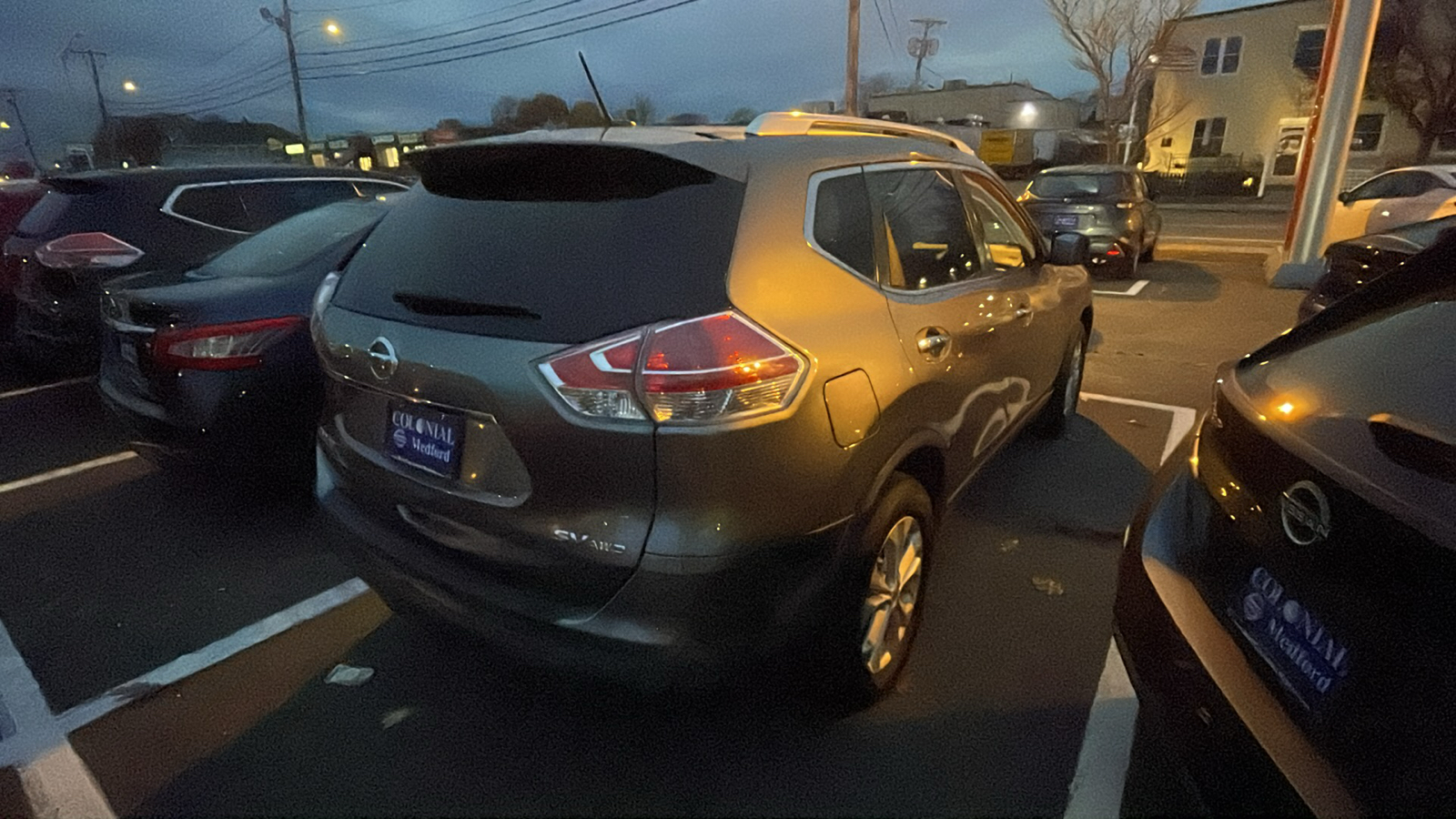 2016 Nissan Rogue SV 4