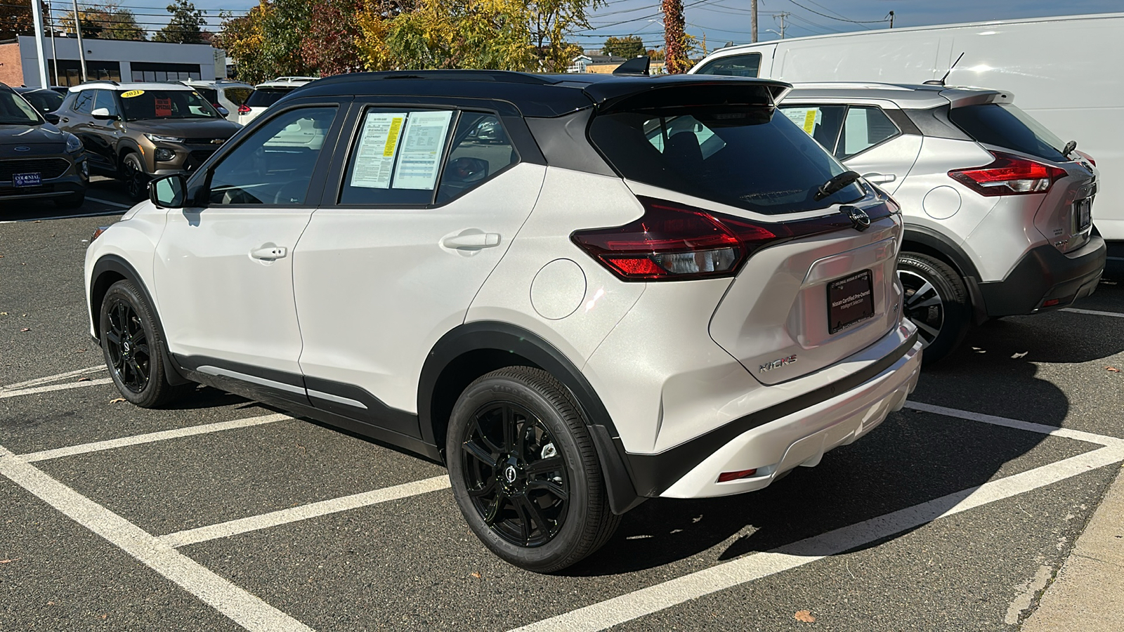 2024 Nissan Kicks SR 2