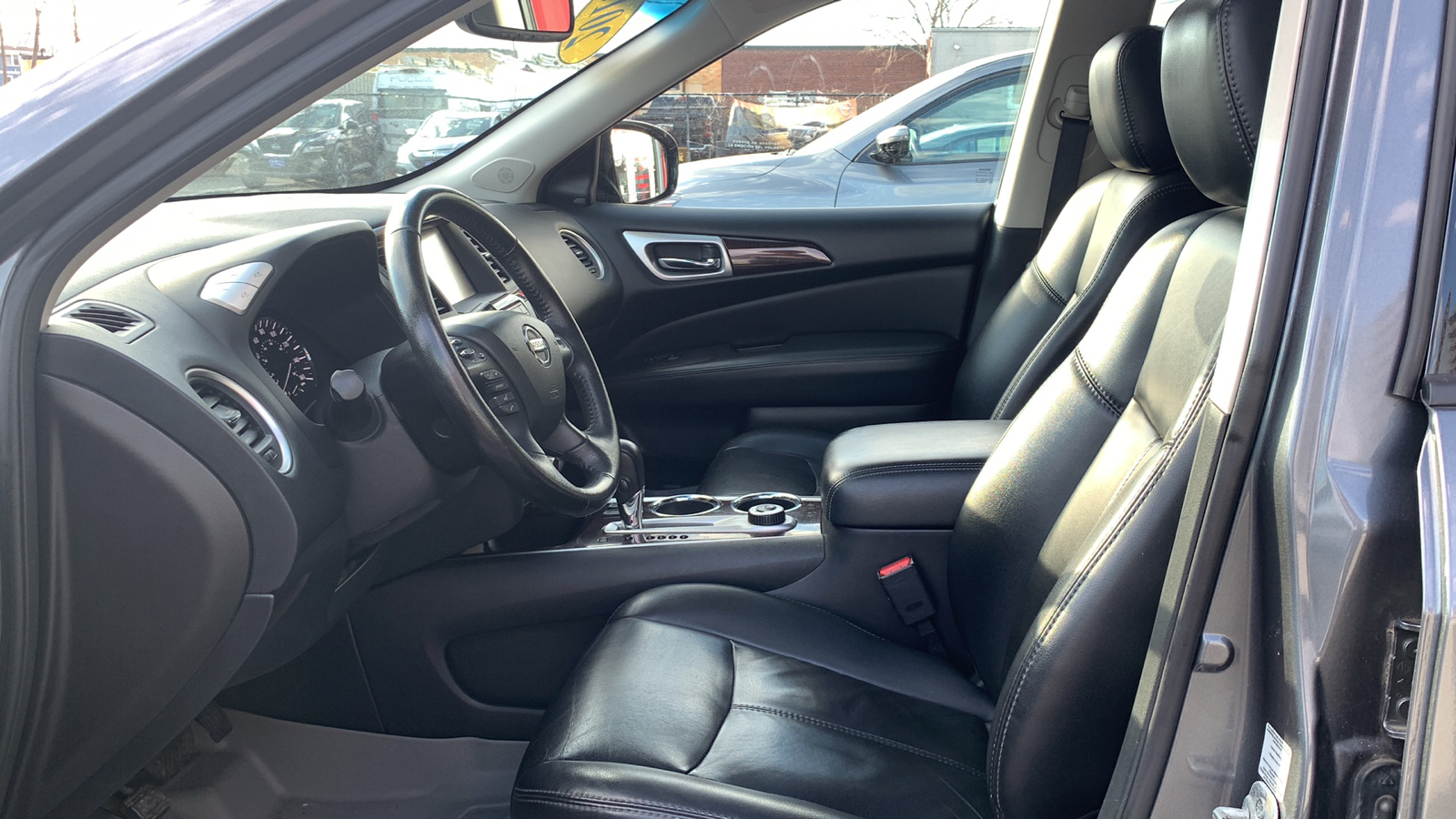 2015 Nissan Pathfinder SL 22