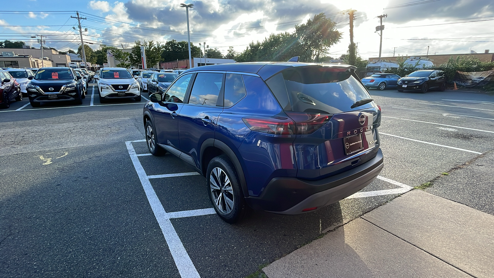 2023 Nissan Rogue SV 2