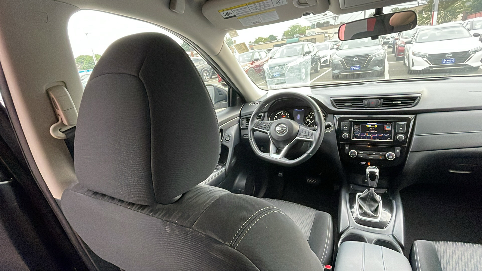 2018 Nissan Rogue SV 18