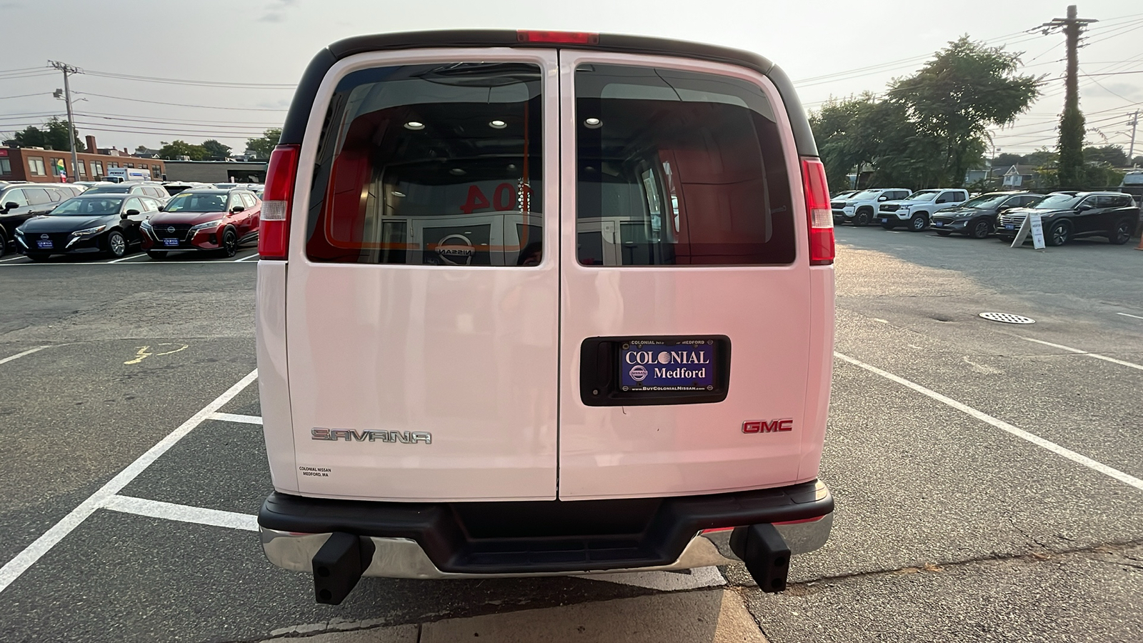 2017 GMC Savana  3