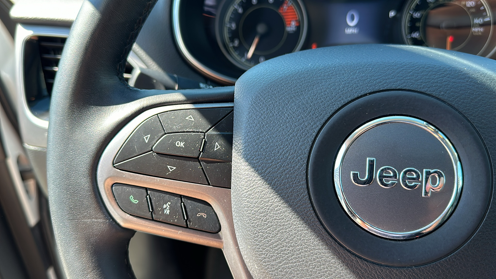 2019 Jeep Cherokee Limited 12