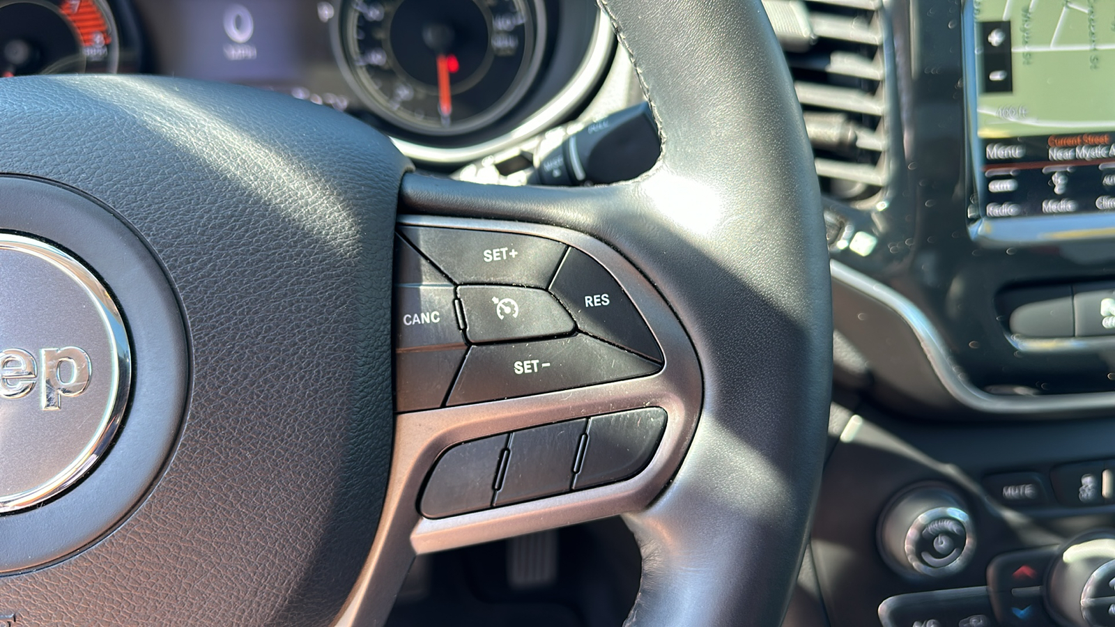 2019 Jeep Cherokee Limited 13