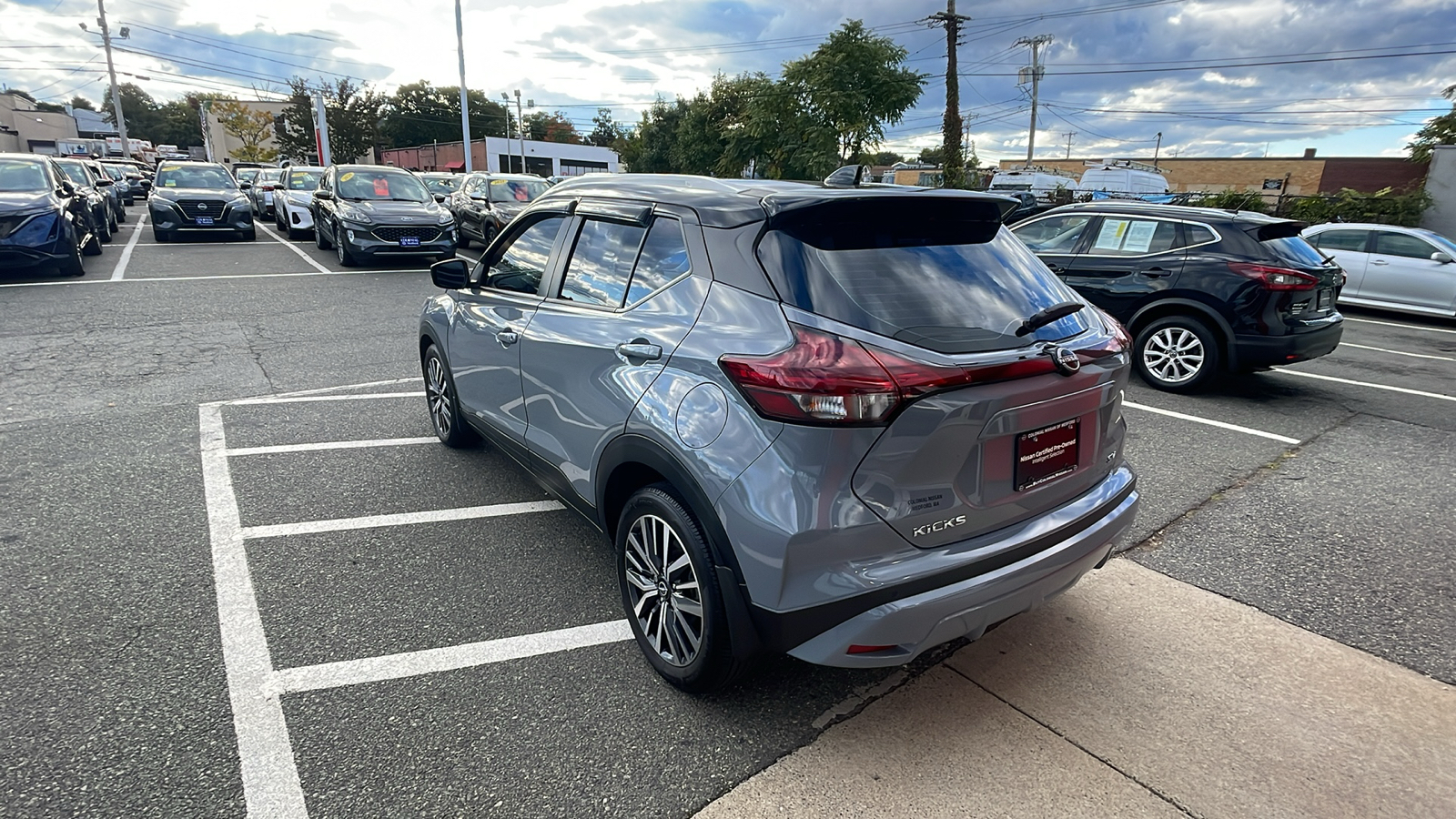 2022 Nissan Kicks SV 2