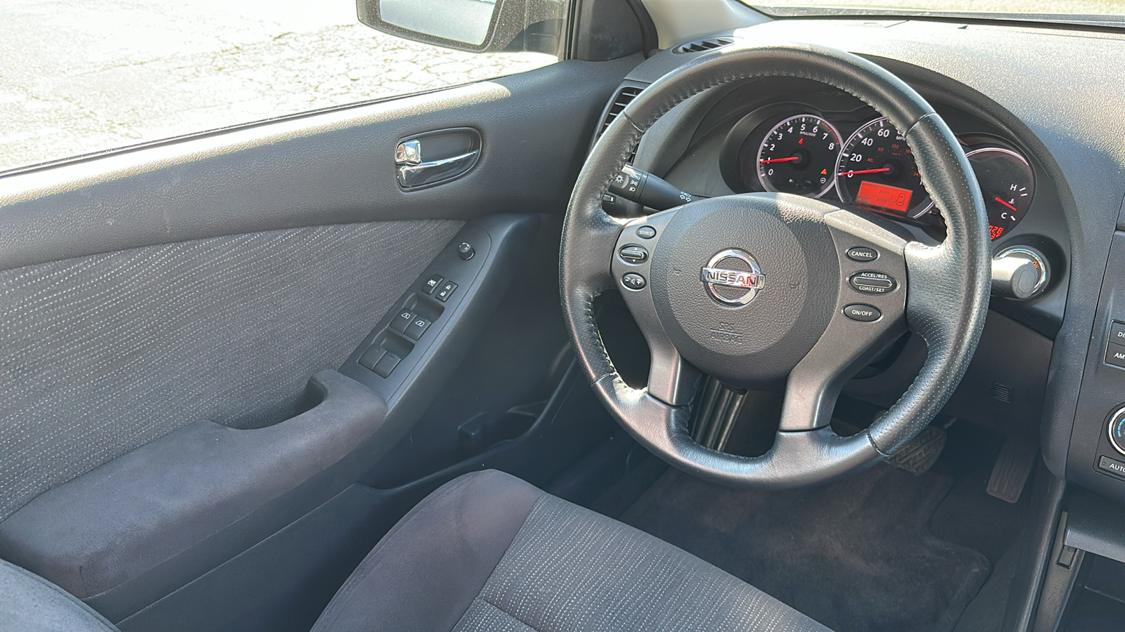 2011 Nissan Altima 2.5 S 22