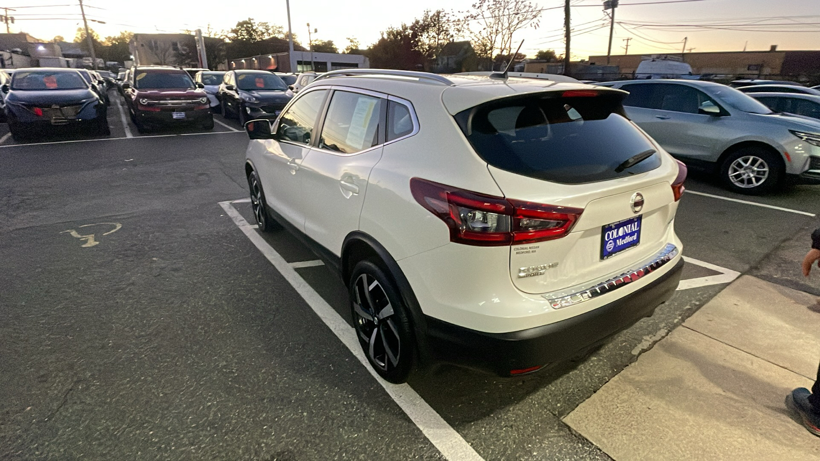 2022 Nissan Rogue Sport SL 2