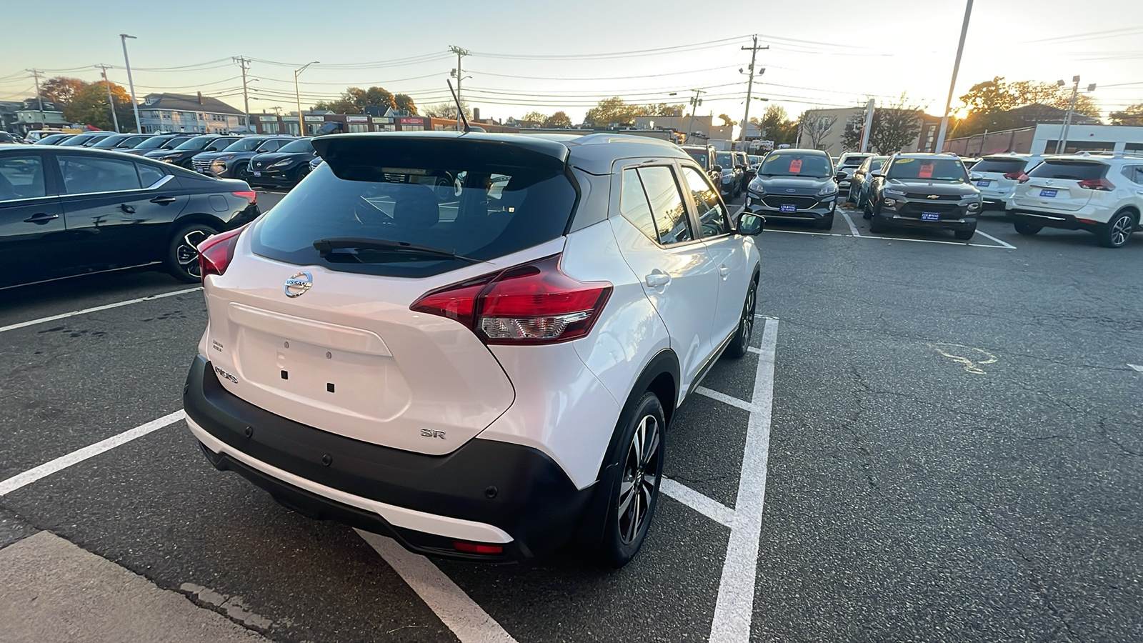 2020 Nissan Kicks SR 4