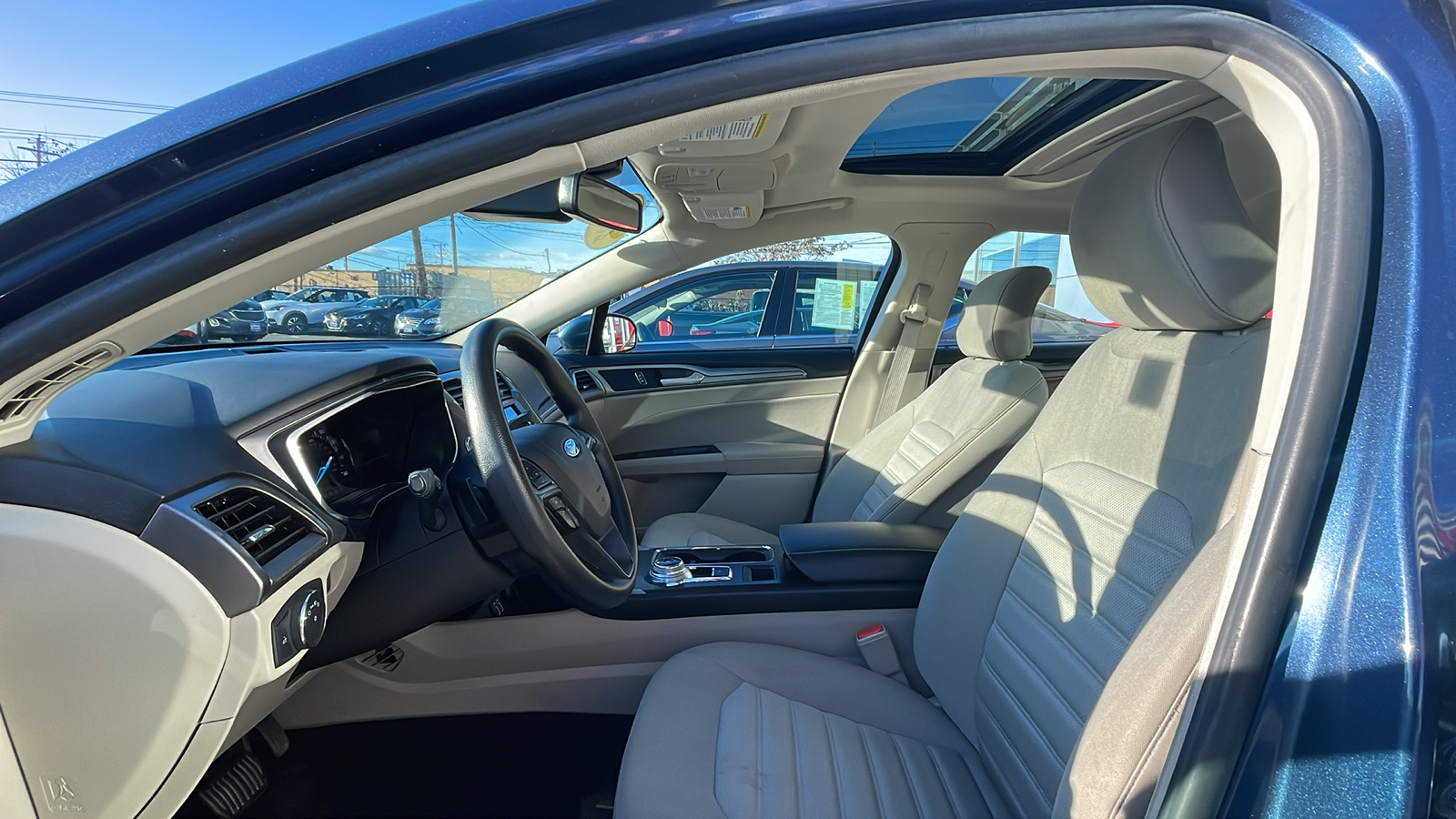 2019 Ford Fusion SE 18