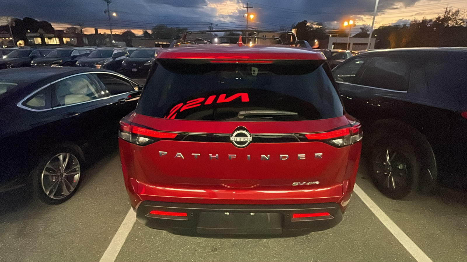 2023 Nissan Pathfinder SV 3