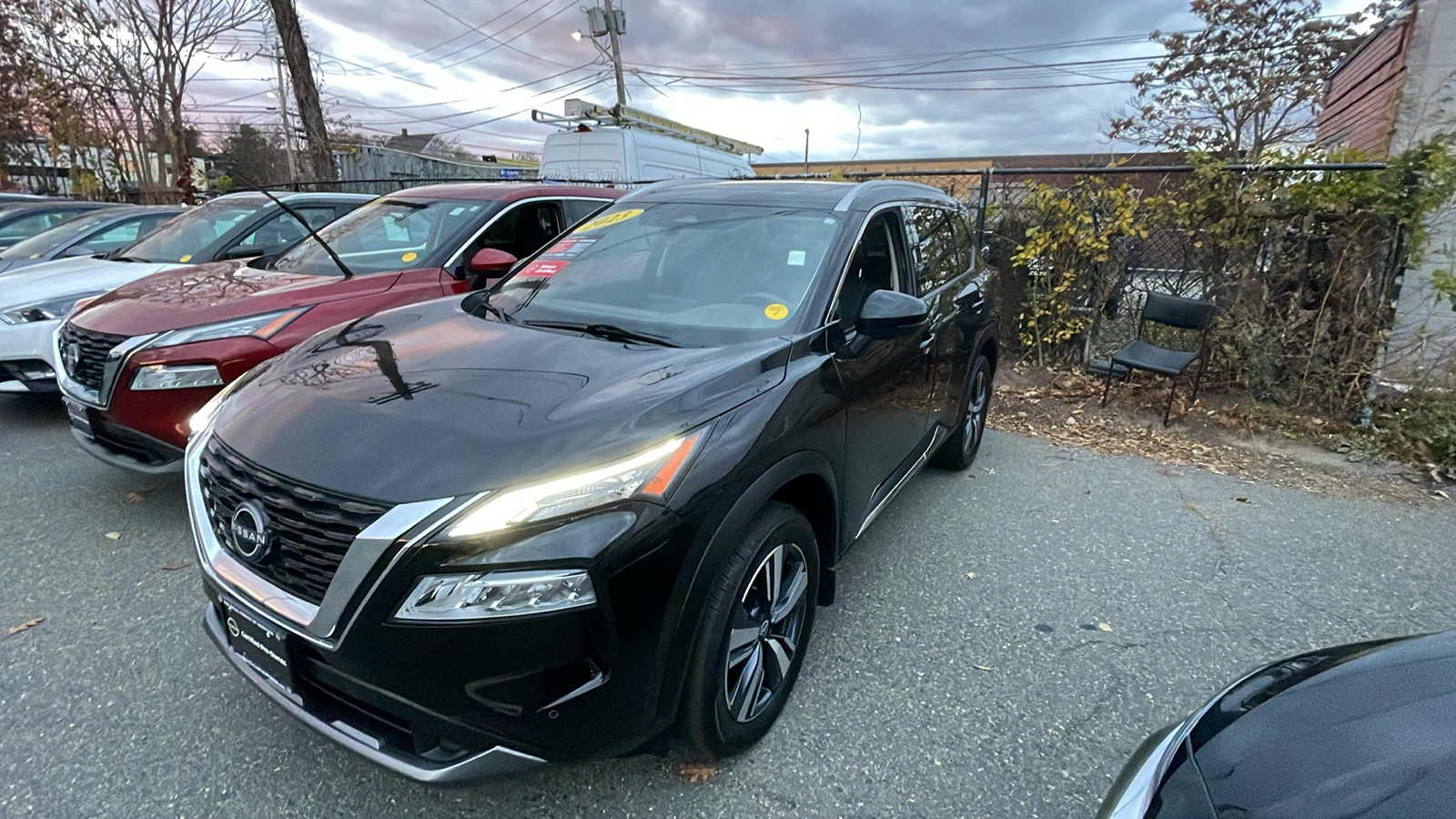 2023 Nissan Rogue SL 1