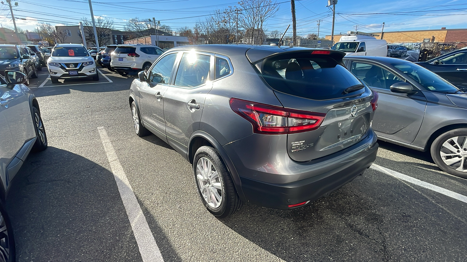 2022 Nissan Rogue Sport S 2