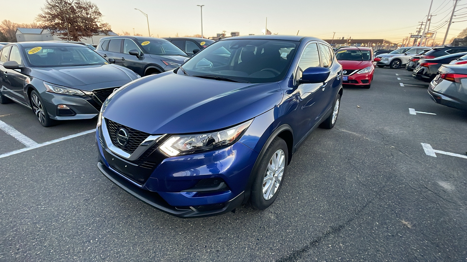 2022 Nissan Rogue Sport S 1