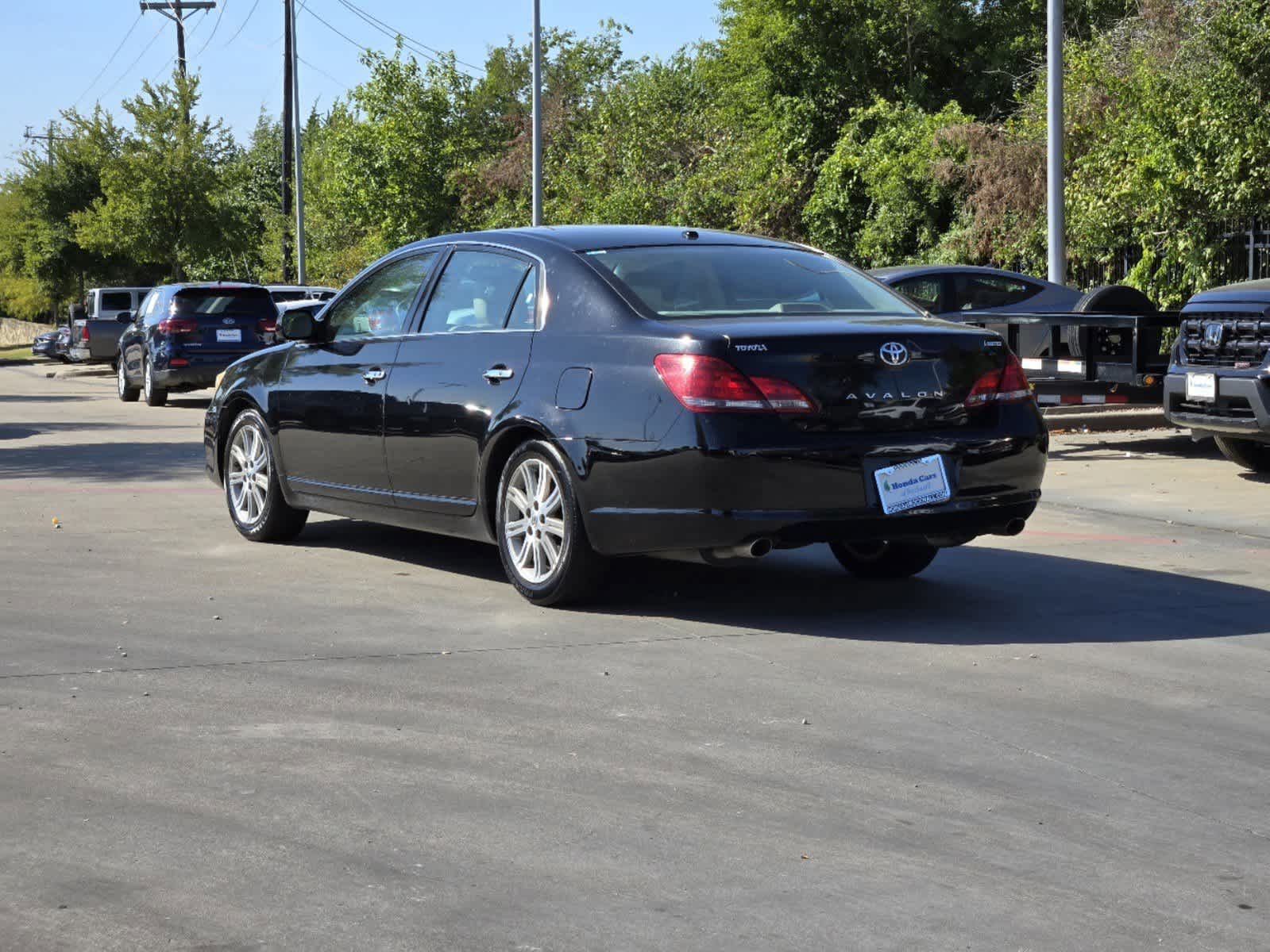 2010 Toyota Avalon Limited 4