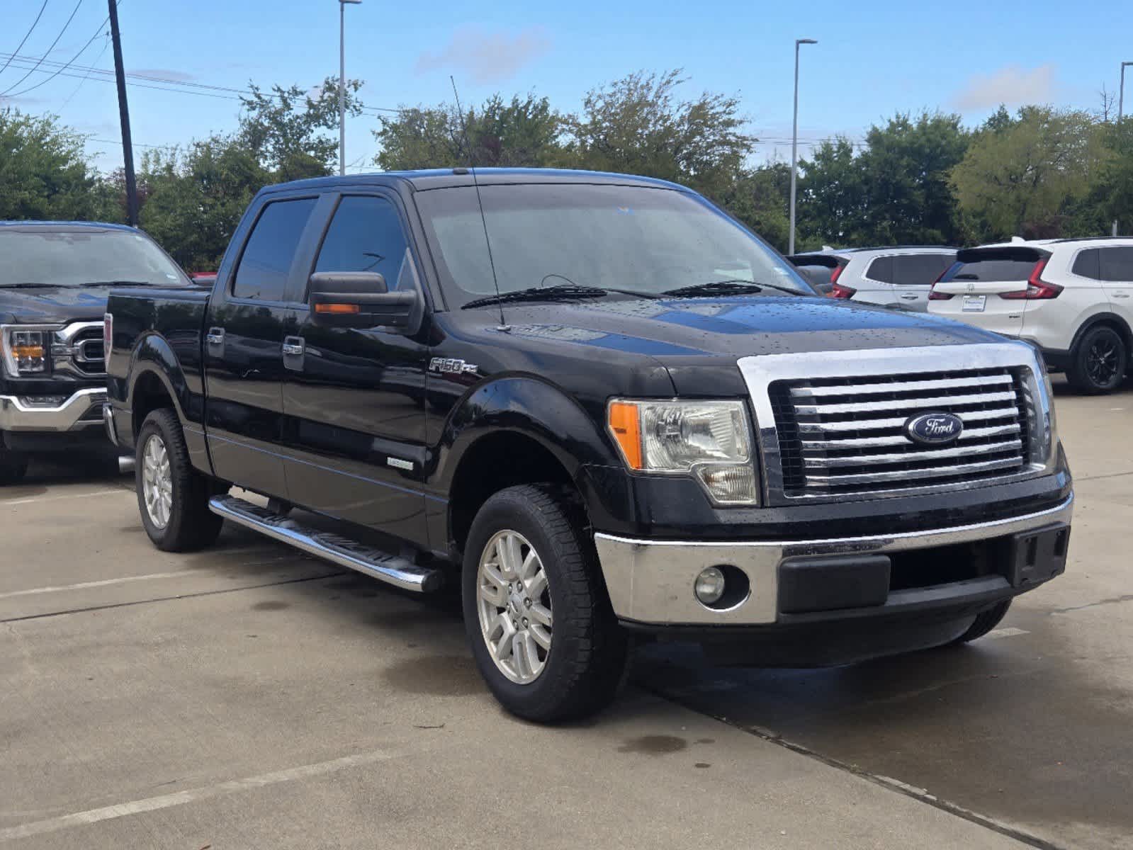 2011 Ford F-150 XLT 2WD SuperCrew 145 2