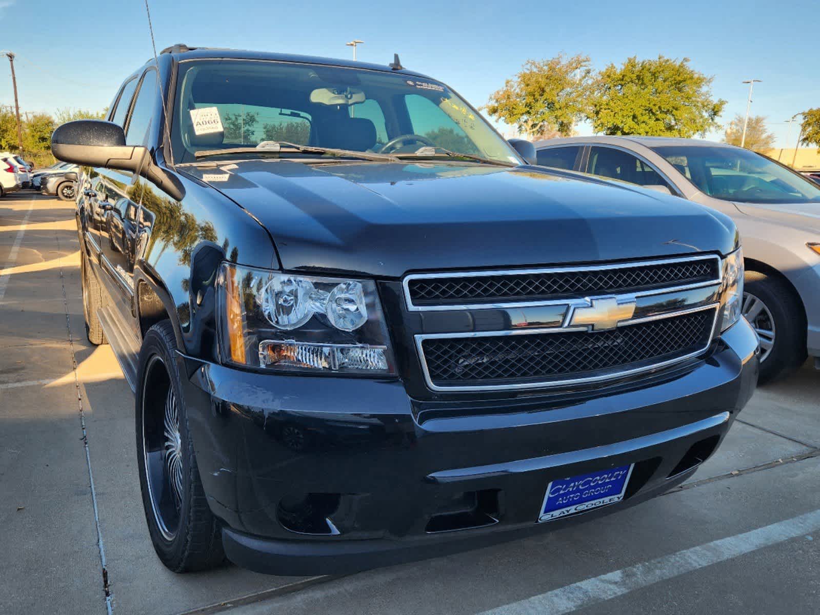 2011 Chevrolet Avalanche LS 2WD Crew Cab 2