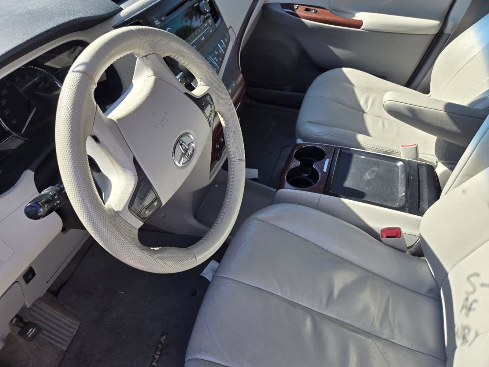 2011 Toyota Sienna XLE 7