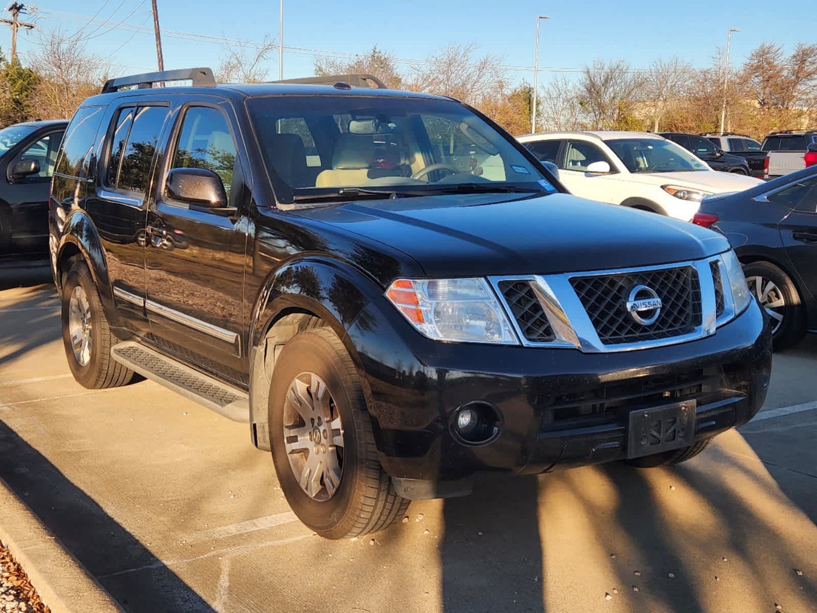 2012 Nissan Pathfinder Silver Edition 2