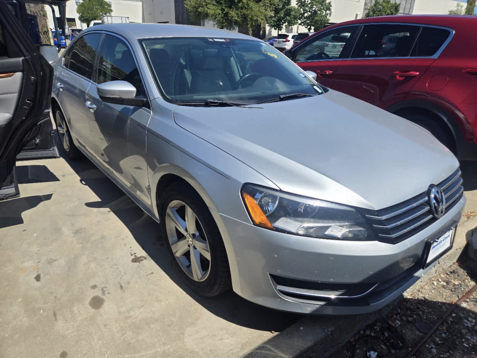 2013 Volkswagen Passat SE 2