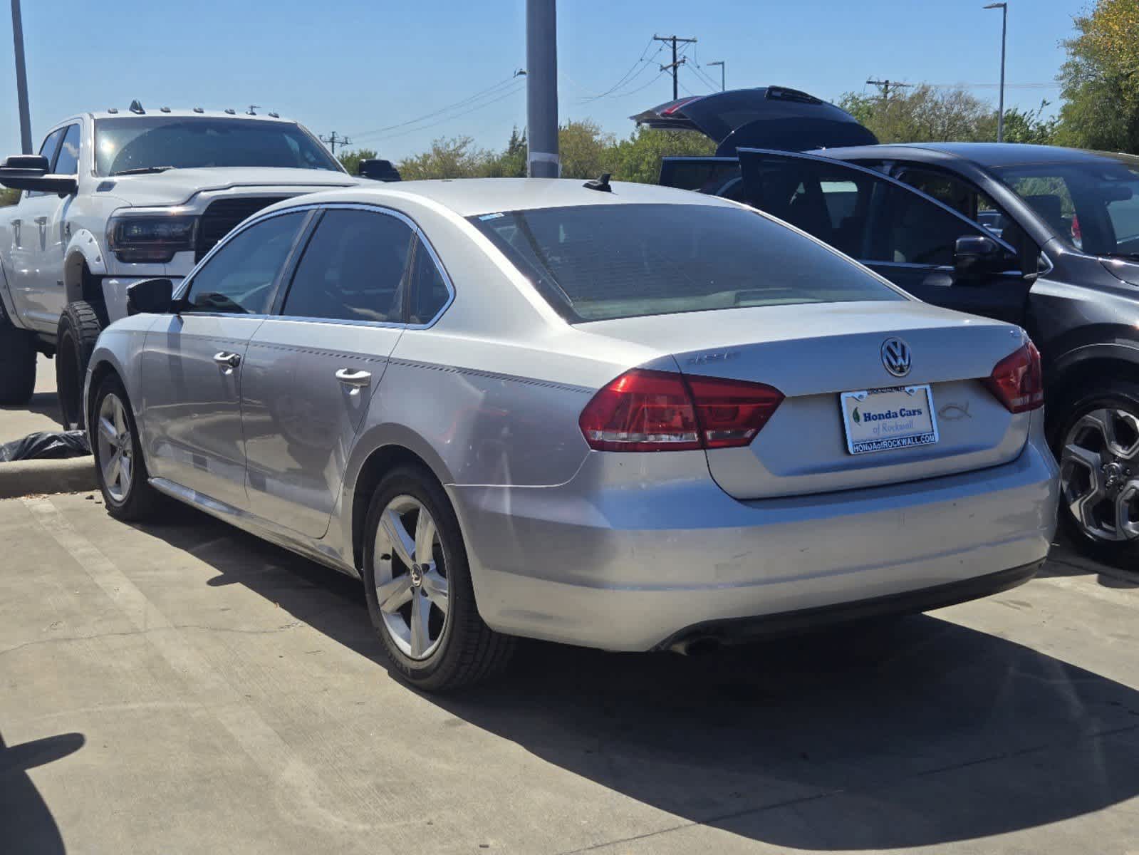 2013 Volkswagen Passat SE 3