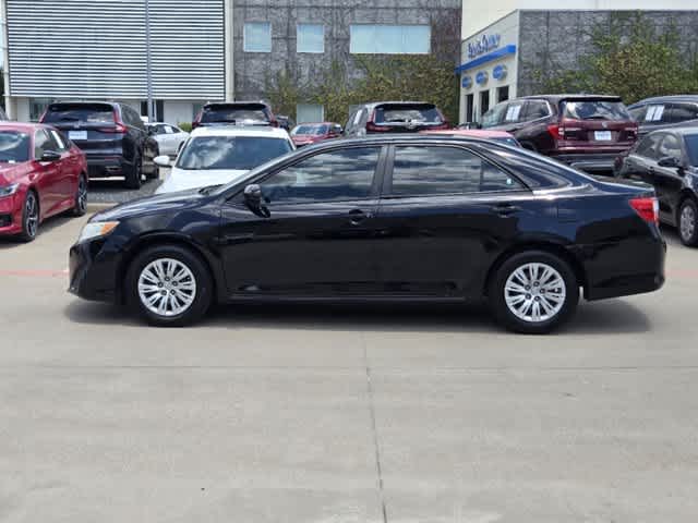 2013 Toyota Camry LE 3