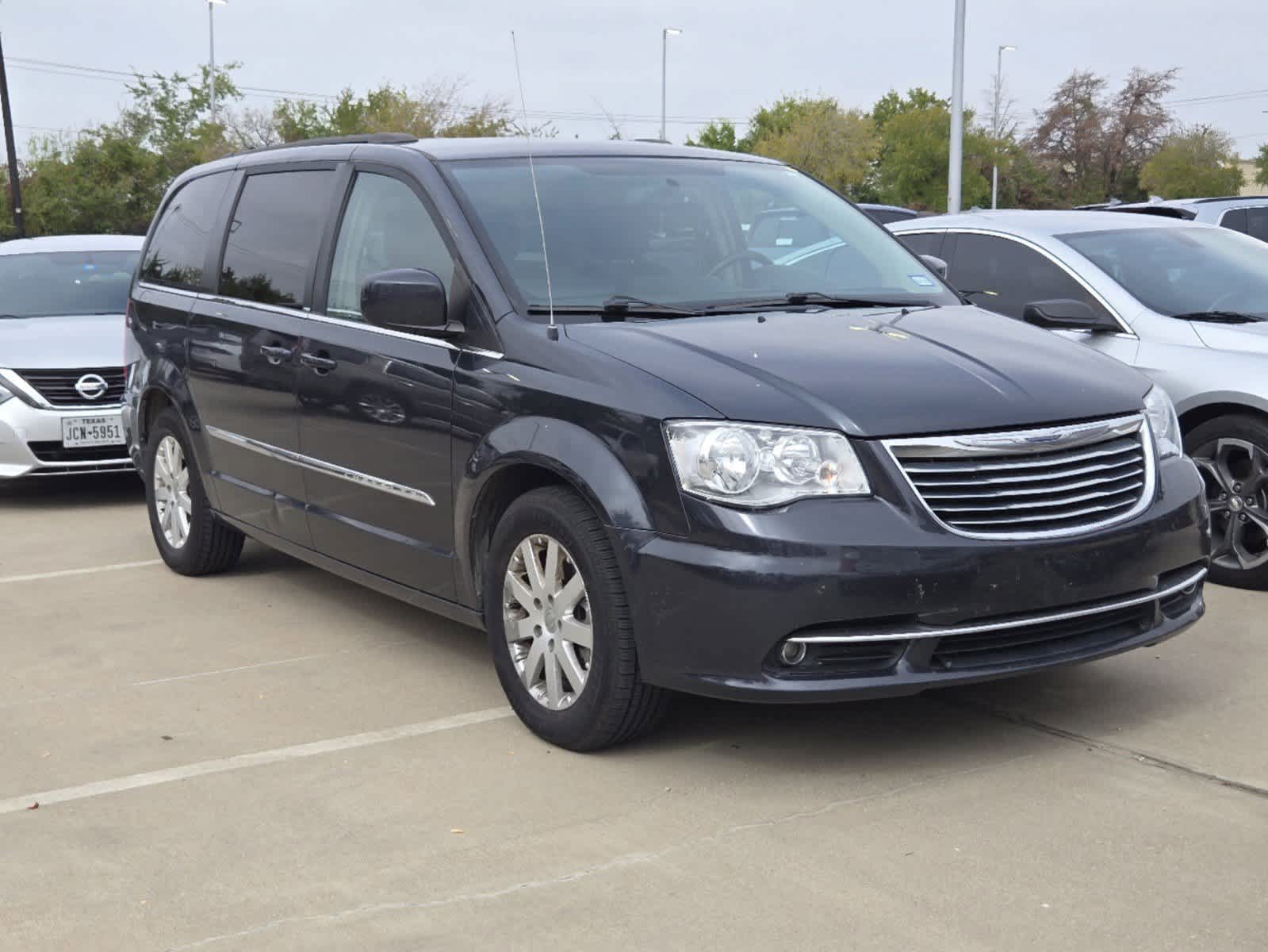 2014 Chrysler Town & Country Touring 2