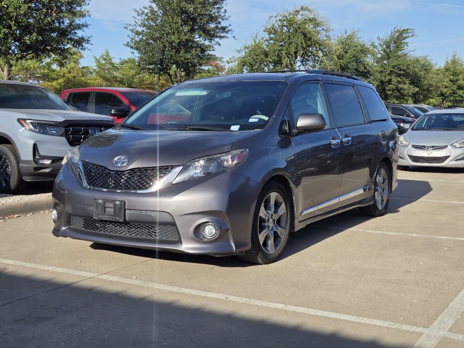 2014 Toyota Sienna SE 1