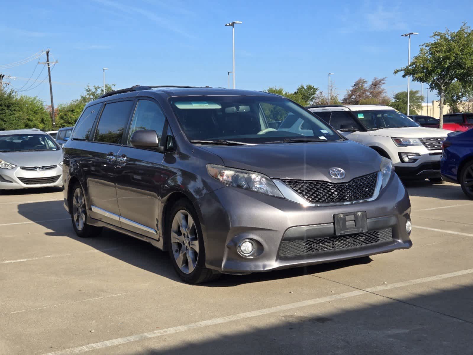 2014 Toyota Sienna SE 2