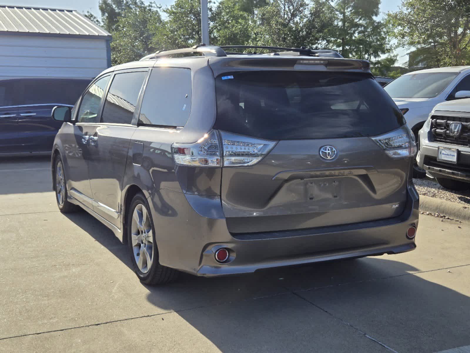 2014 Toyota Sienna SE 4