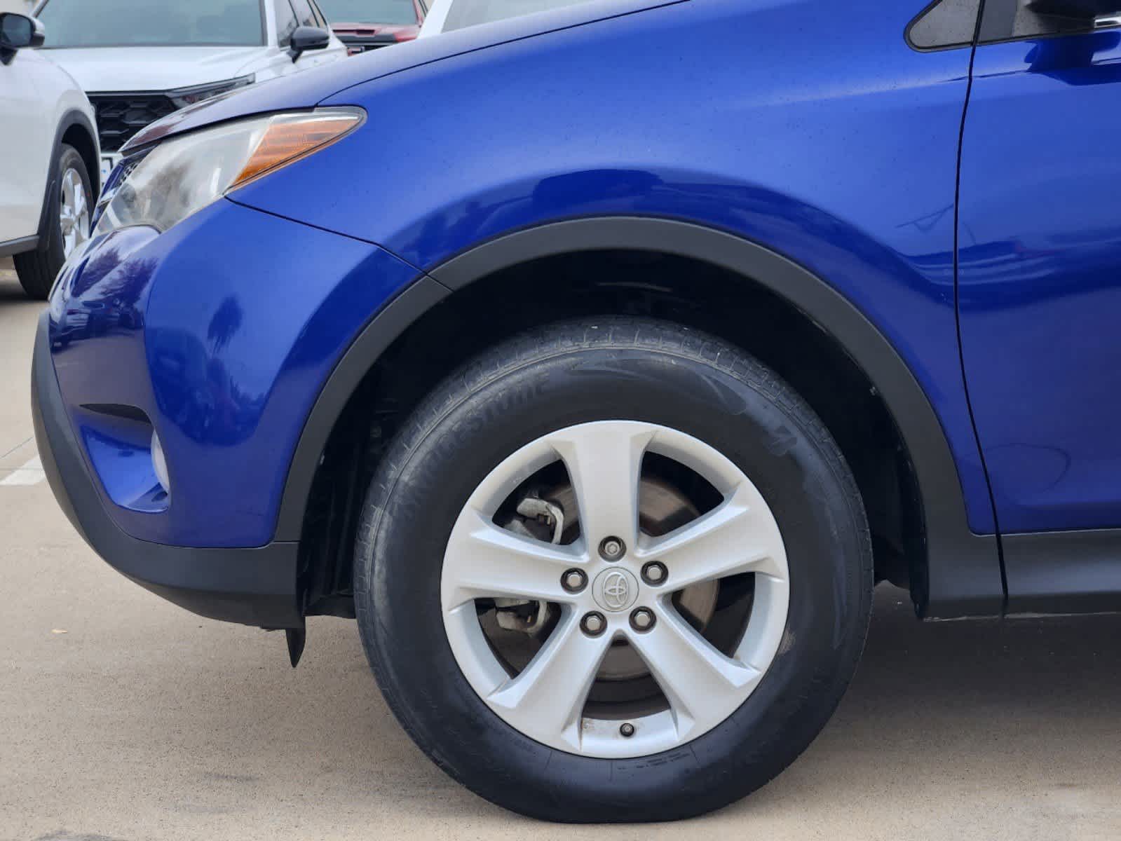 2014 Toyota RAV4 XLE 8