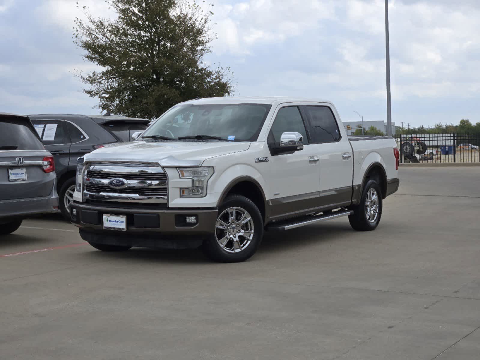 2015 Ford F-150 Lariat 2WD SuperCrew 145 1