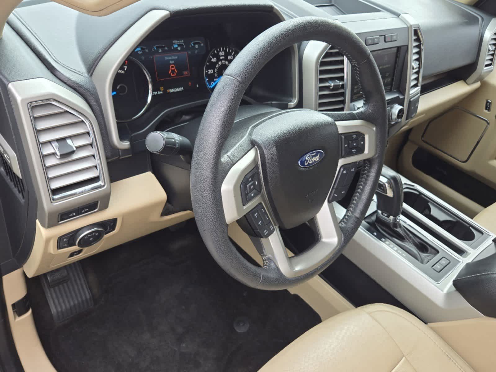 2015 Ford F-150 Lariat 2WD SuperCrew 145 2