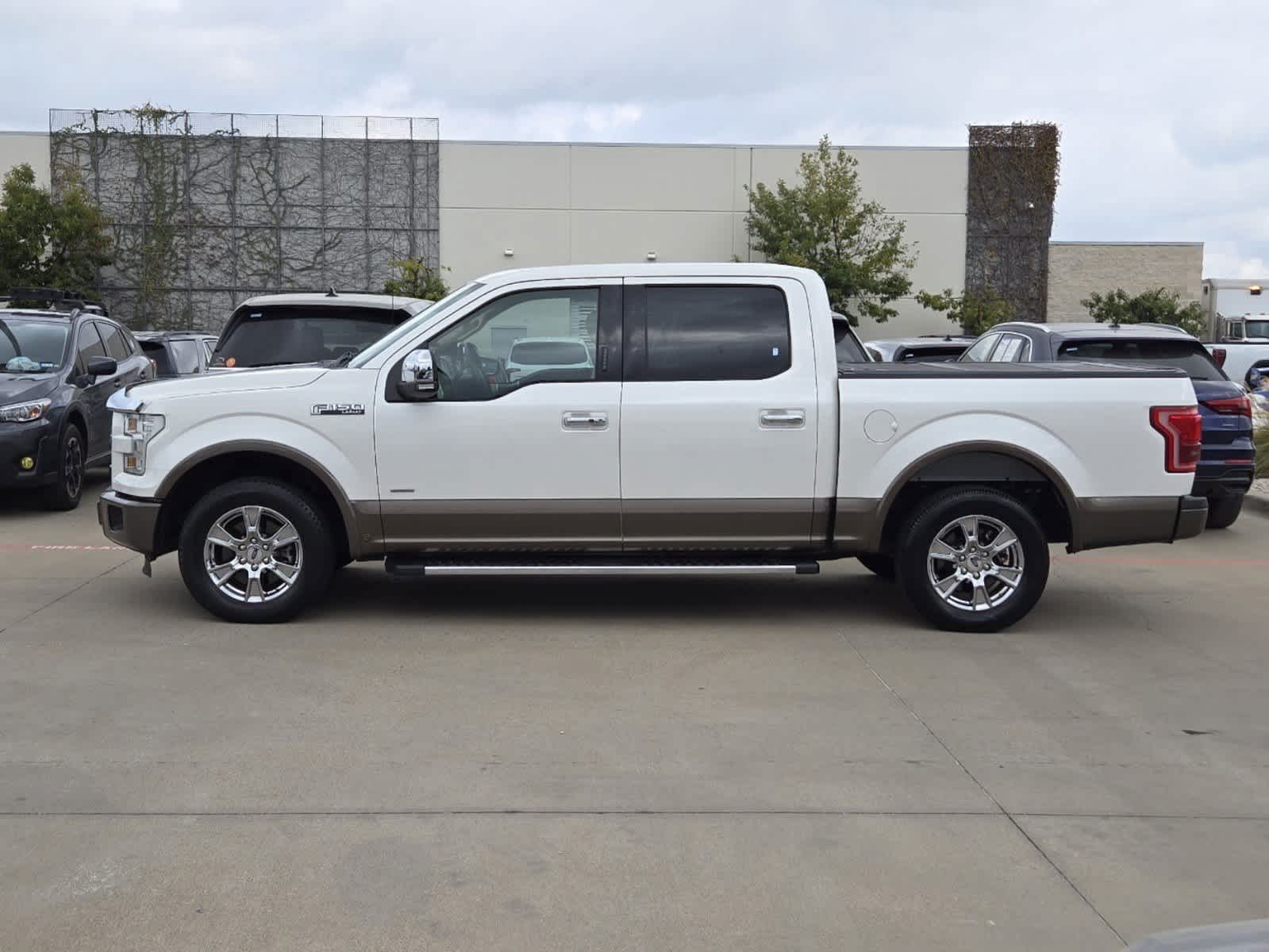 2015 Ford F-150 Lariat 2WD SuperCrew 145 3