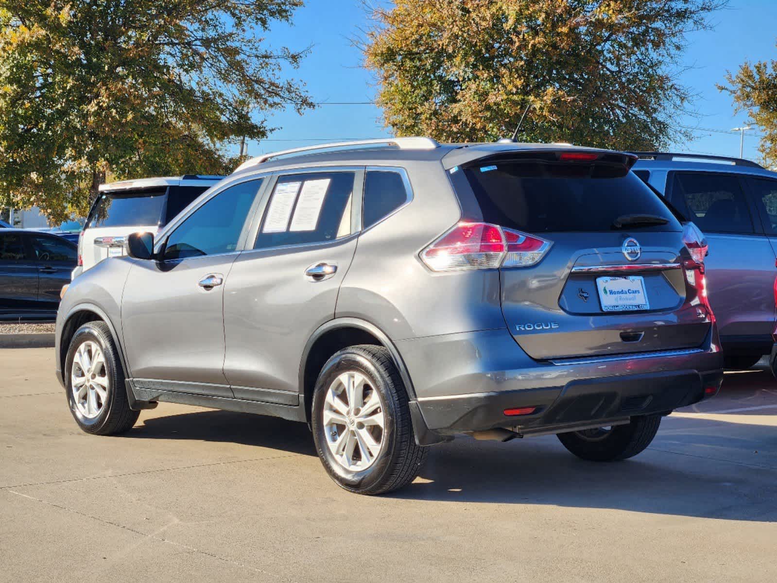 2015 Nissan Rogue SV 4