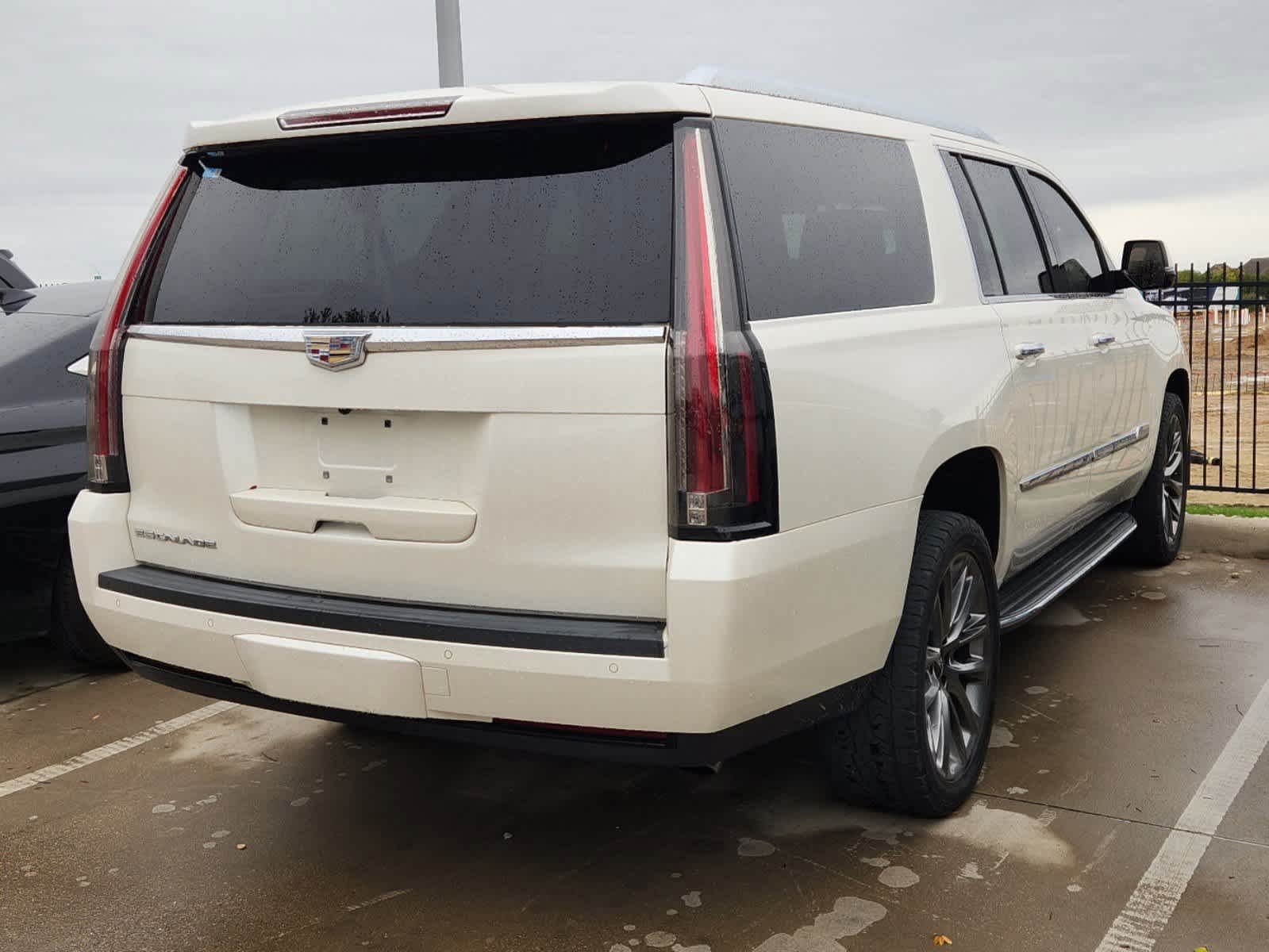 2015 Cadillac Escalade ESV Luxury 3