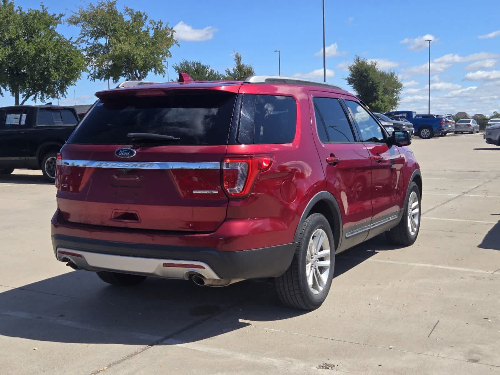 2016 Ford Explorer XLT 3