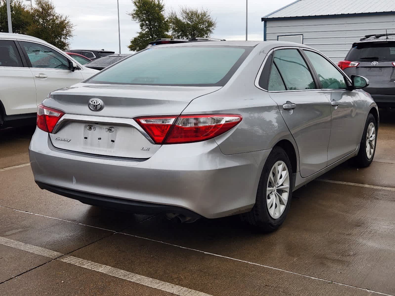 2016 Toyota Camry LE 3