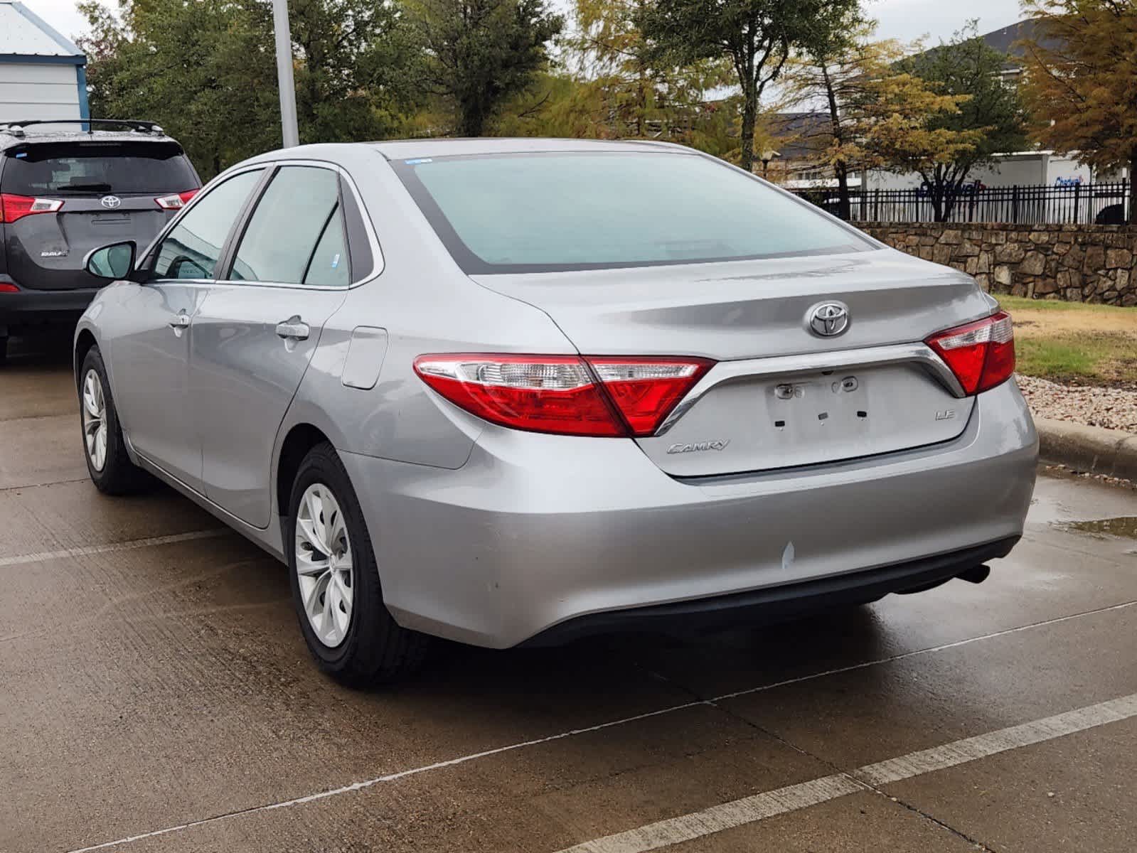 2016 Toyota Camry LE 4