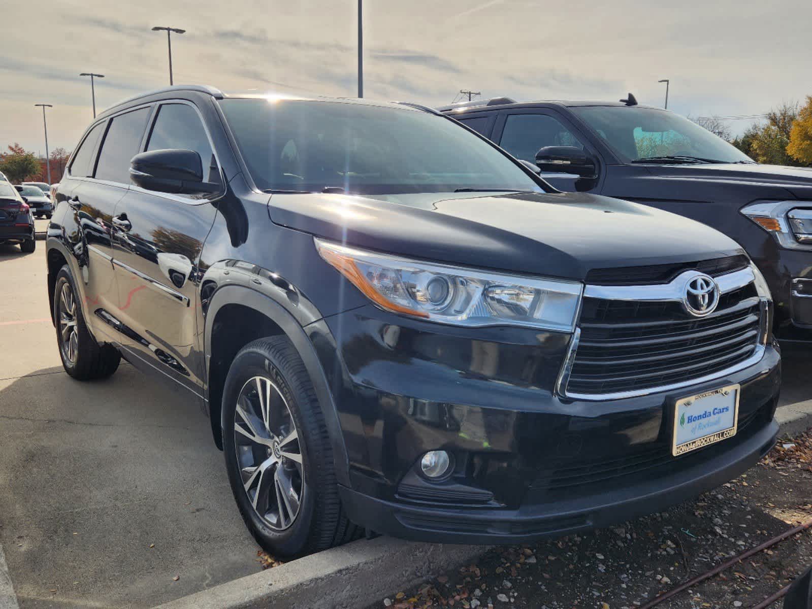 2016 Toyota Highlander XLE 2