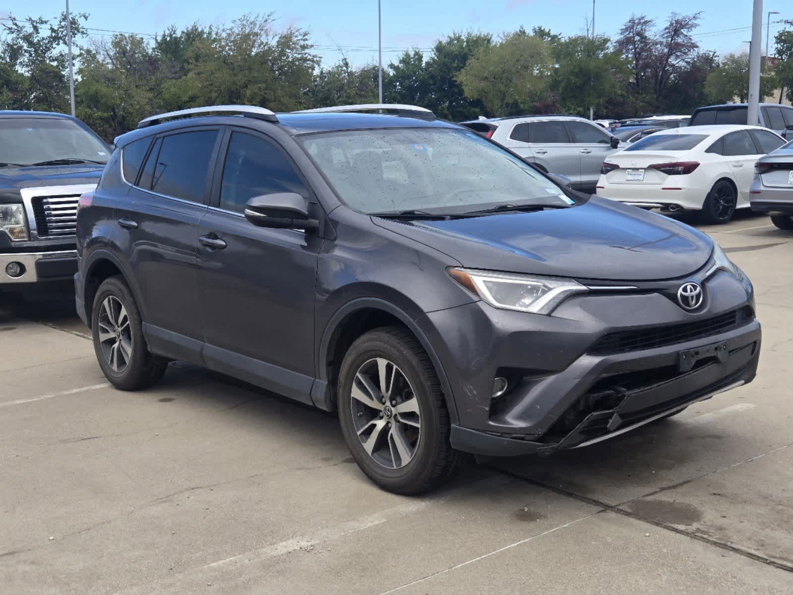 2016 Toyota RAV4 XLE 2