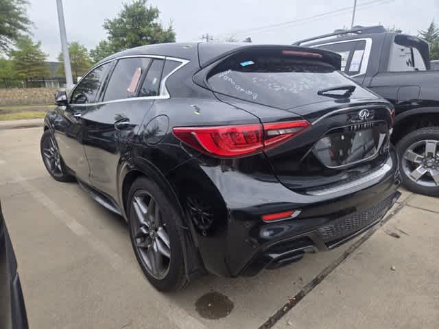 2017 INFINITI QX30 Sport 3