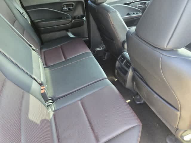 2017 Honda Ridgeline Black Edition 4x4 Crew Cab 5.3 Bed 8