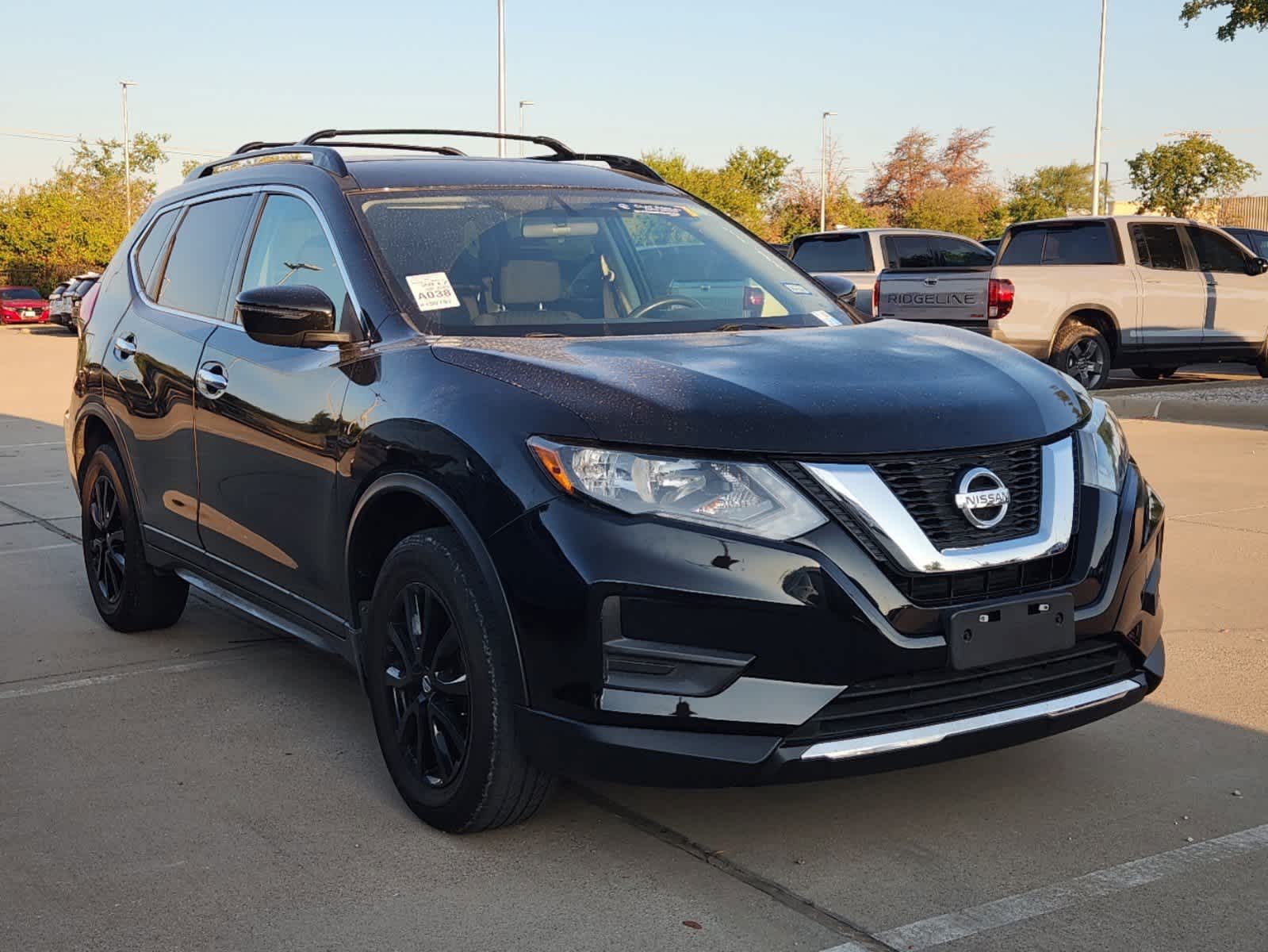 2017 Nissan Rogue SV 2