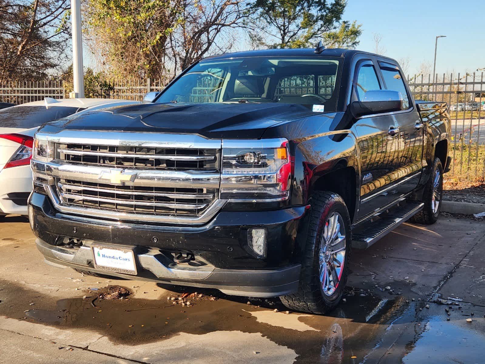 2017 Chevrolet Silverado 1500 High Country 4WD Crew Cab 143.5 1