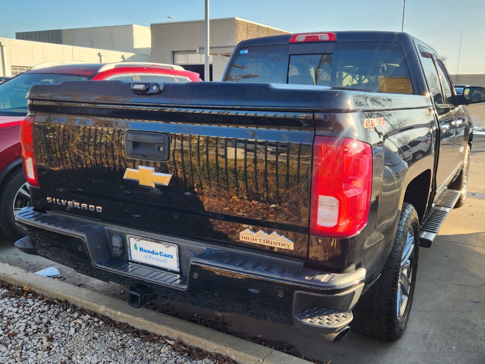 2017 Chevrolet Silverado 1500 High Country 4WD Crew Cab 143.5 3