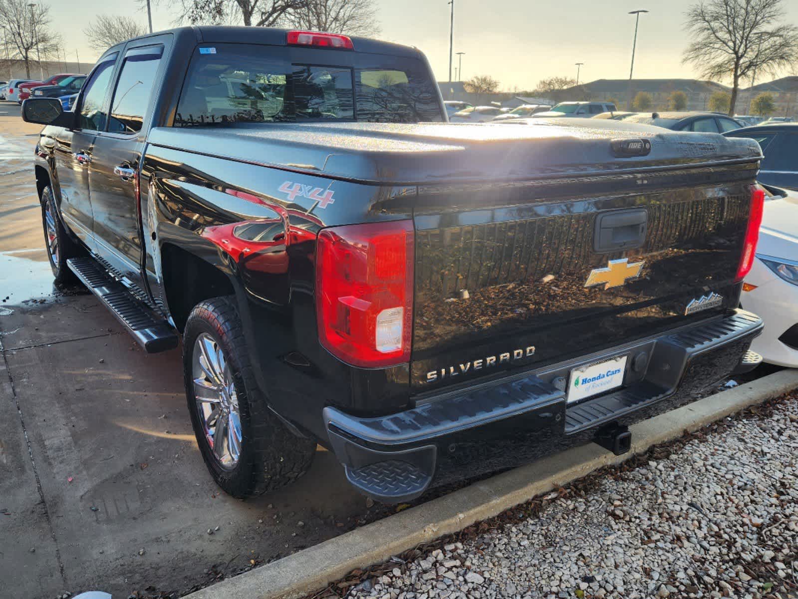 2017 Chevrolet Silverado 1500 High Country 4WD Crew Cab 143.5 4